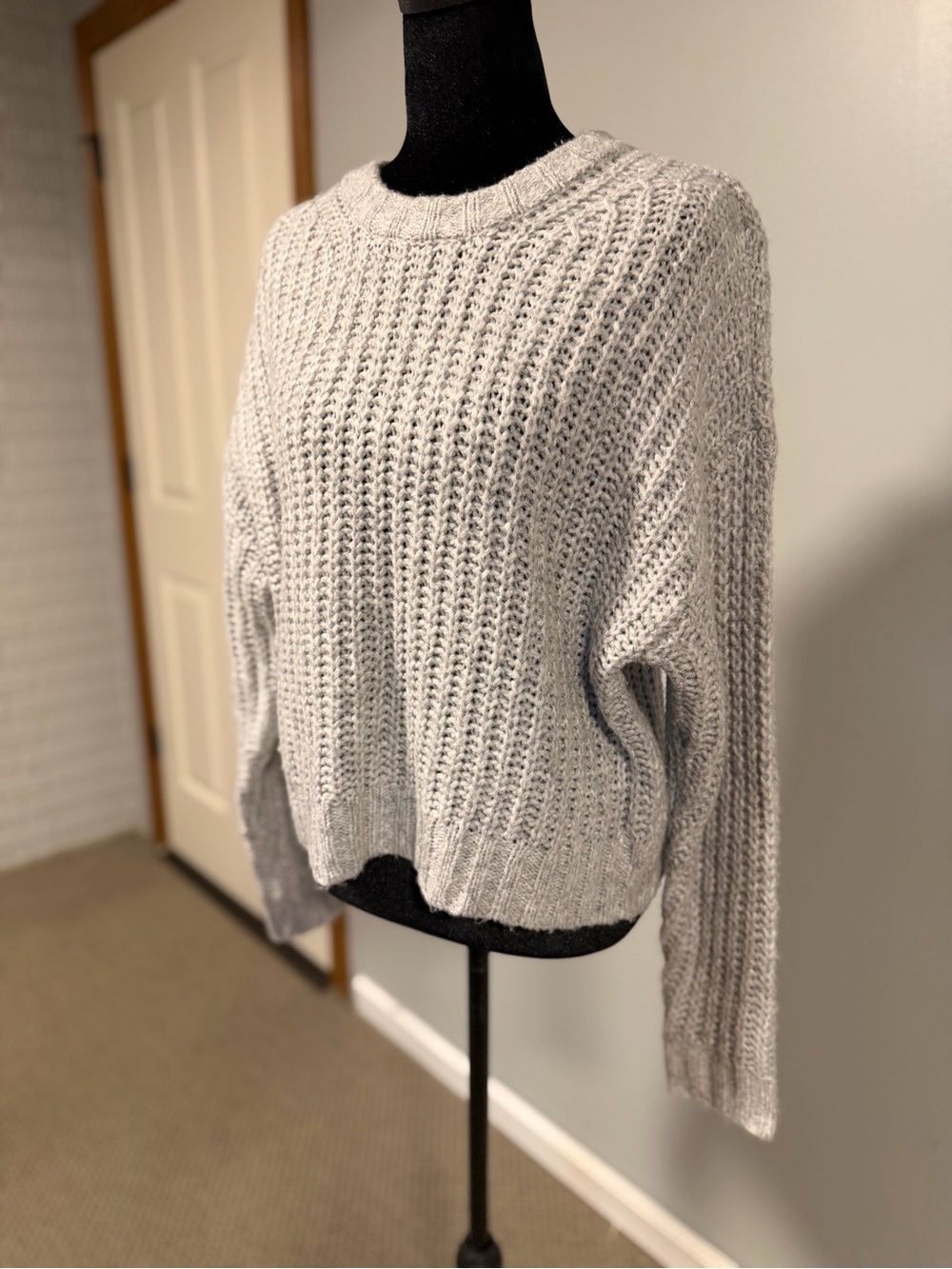 American Eagle Women’s Gray Chunky Knit Sweater Size S